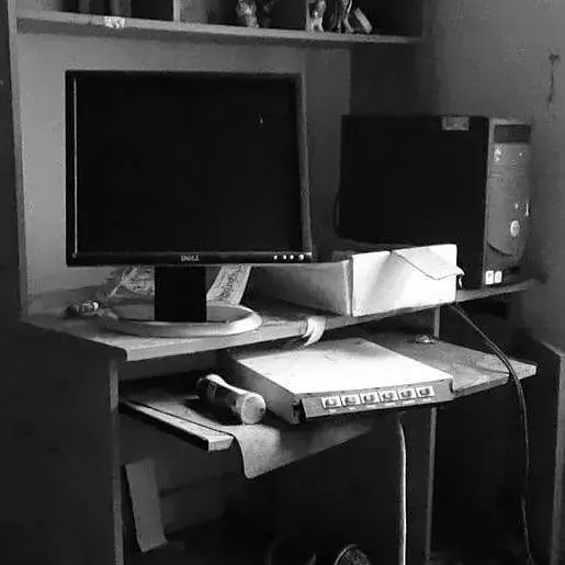 EM61VZKZ