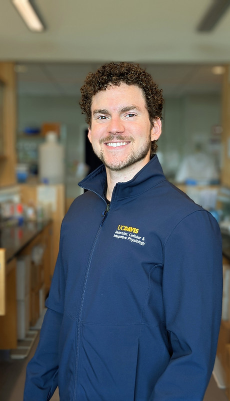 Victor Alencar Almeida.jpg