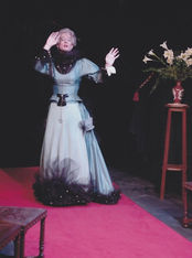 Actor Ian Dickinson as Lady Bracknell in 'Lady Bracknell’s Confinement, or The Bunburyist' by Paul Doust / Dir: Michael McGrath / Ivy Theatre Company at English Theatre Berlin / 2001