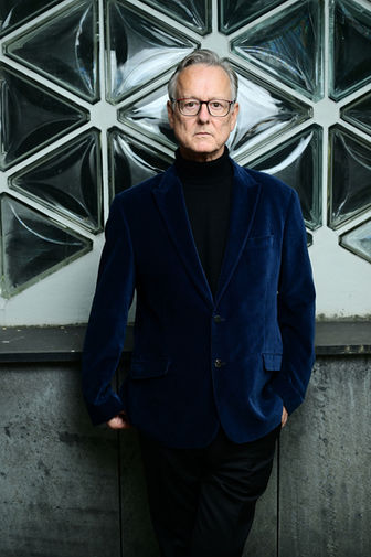 Colour portrait photo of British/German actor Ian Dickinson