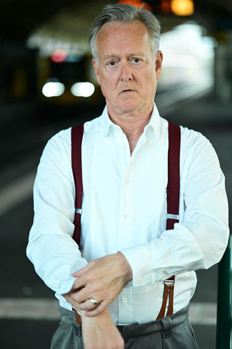 Colour portrait photo of British/German actor Ian Dickinson