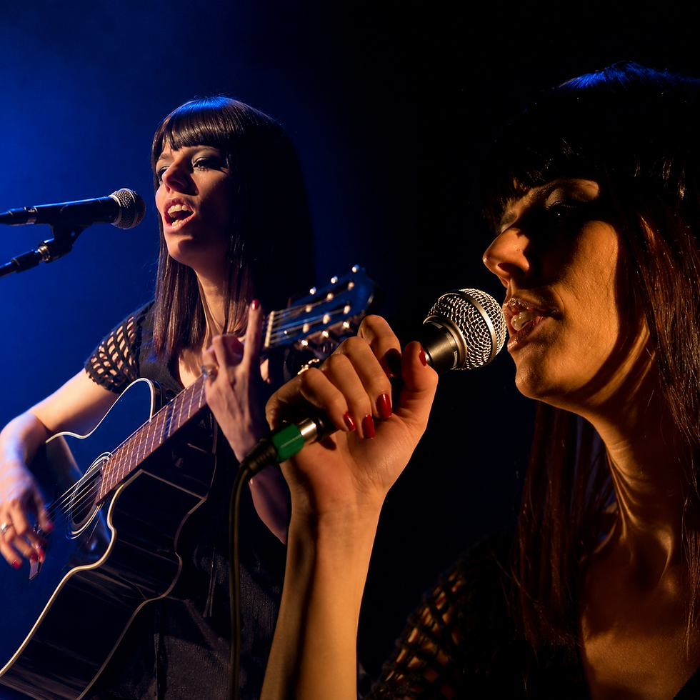 cinthya verri cantando em as Mulheres que amavam gainsbourg.png