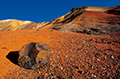 Rocher sur sol ocre, Altiplano, Chili