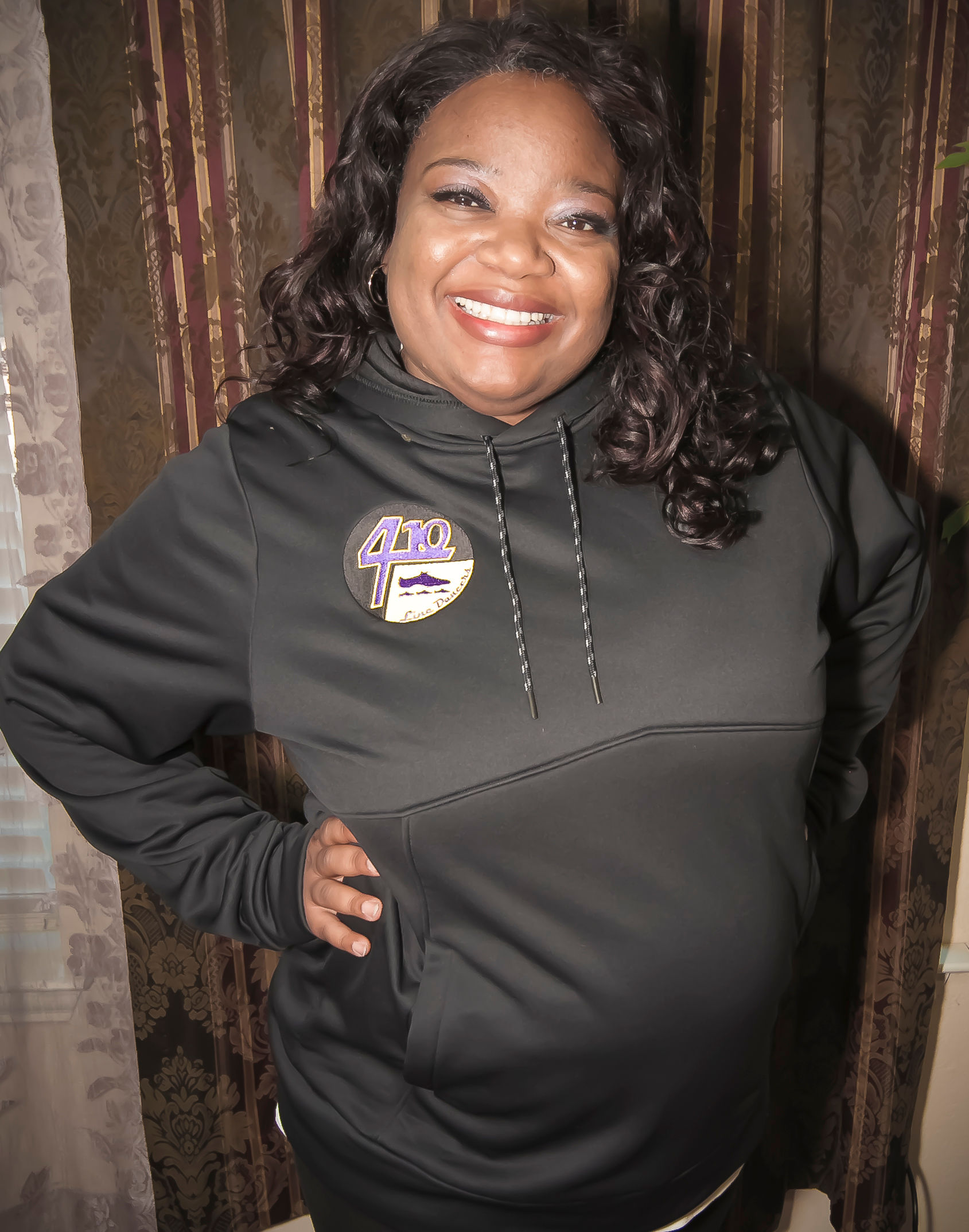 Black Sweatshirt with front pocket