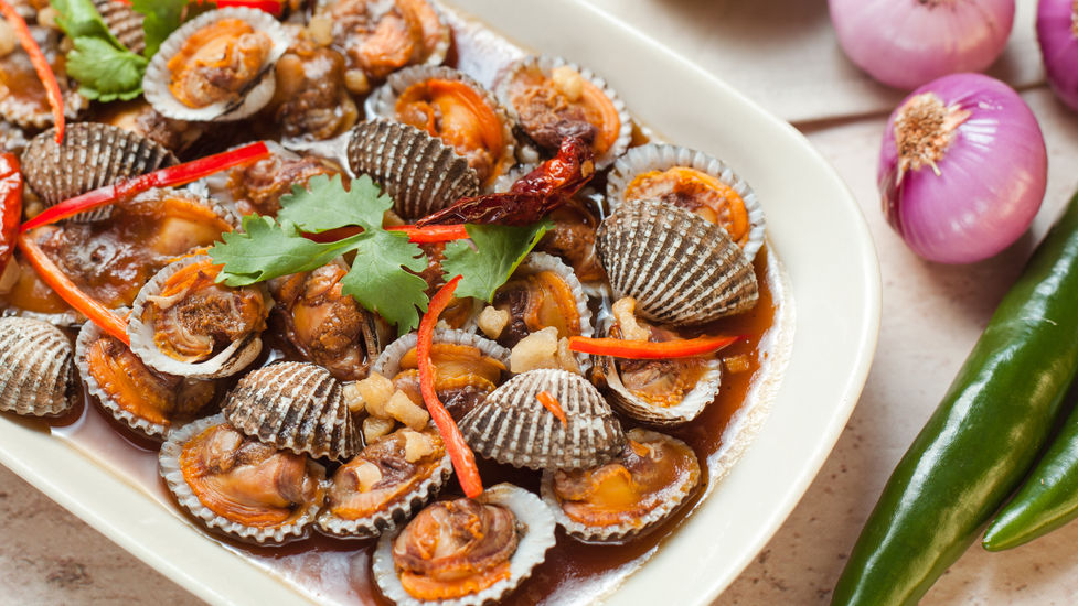 9. Sò huyết sốt me chua cay (4)