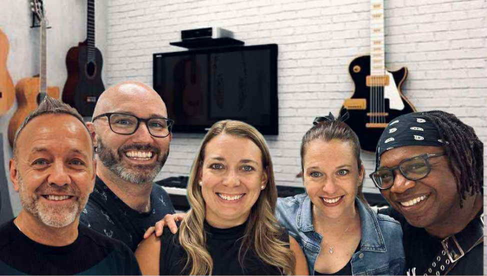 Carine Poulin, Heather Moores, Anthony Paul Joseph, Bobby Bergeron & Stéphane Labrecque - Chansons Populaires