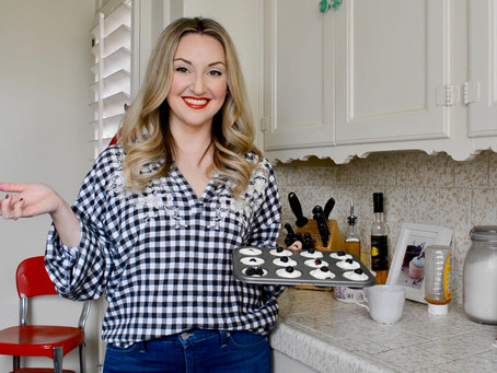 Reluctant Housewife: Frozen Yogurt Fruit Bites