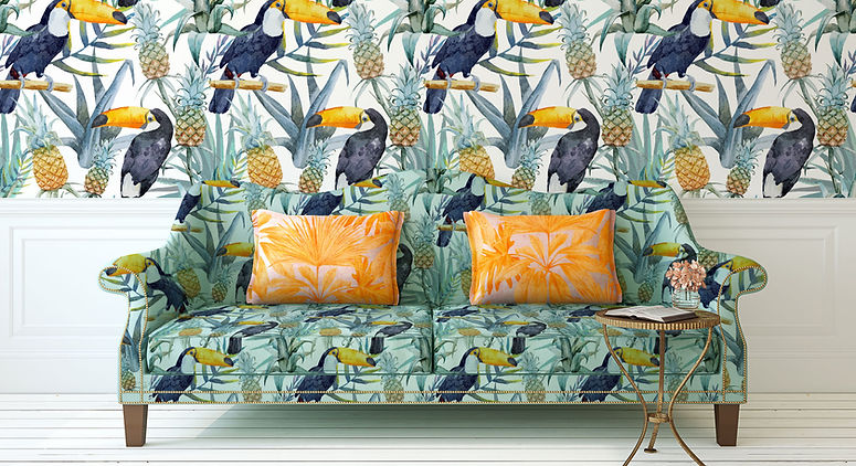 Tropical Print Sofa und Wand
