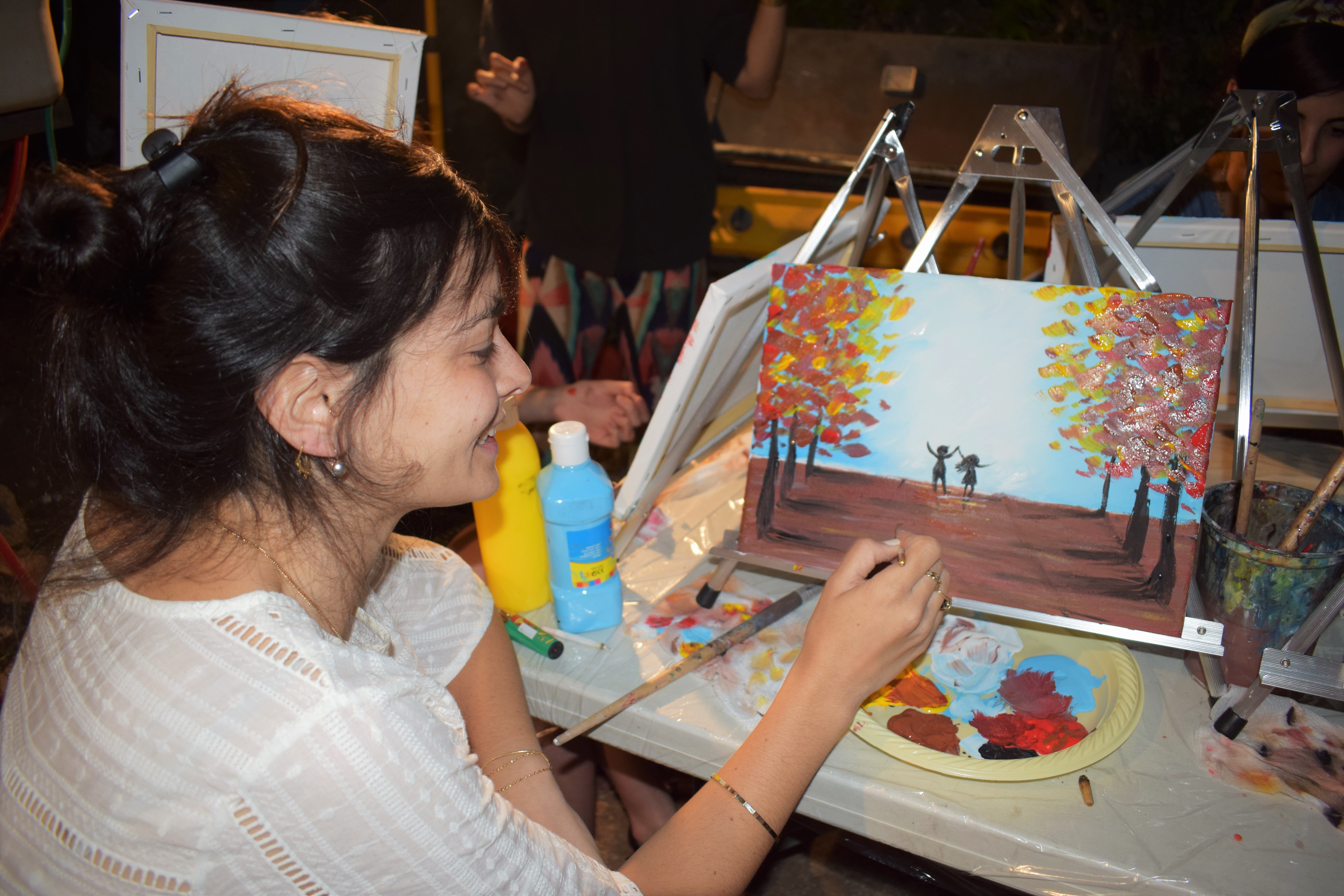 במסעדה, בבית או בחצר