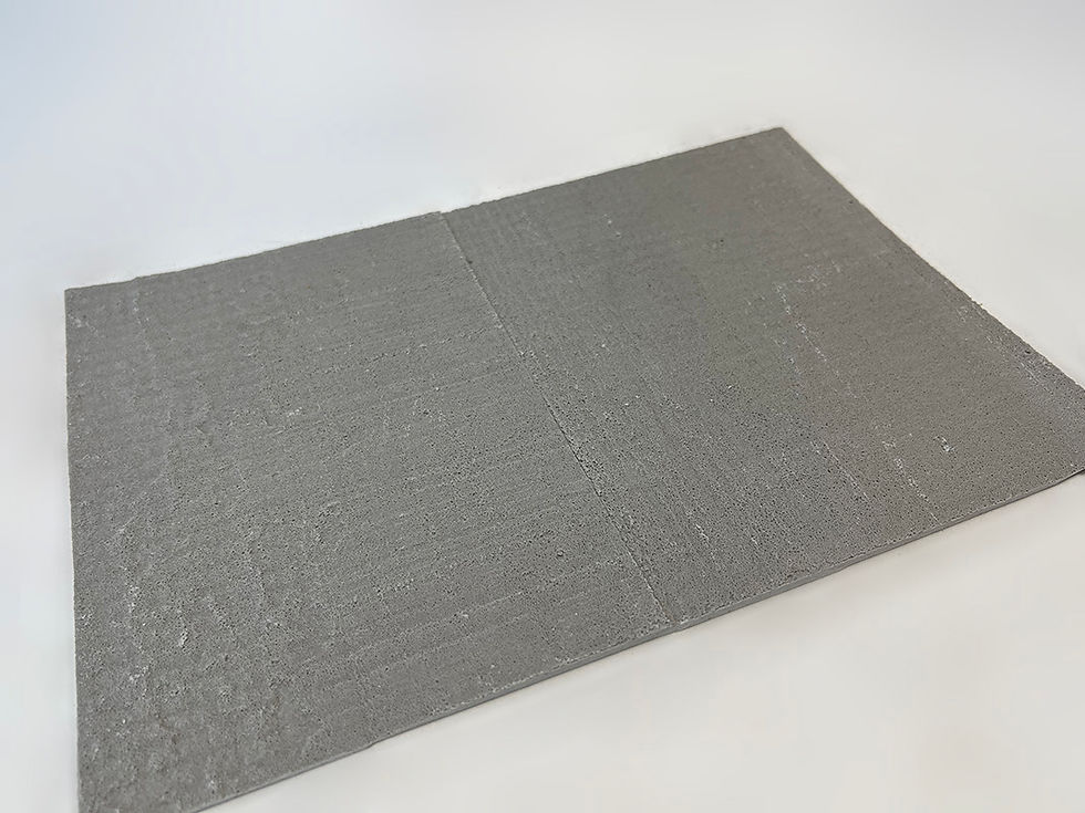 縮圖：Flexible Stone 軟瓷 Veneer Sheet 柔性石材 防水防潮 木澆築板 295x56cm 淺灰 中灰