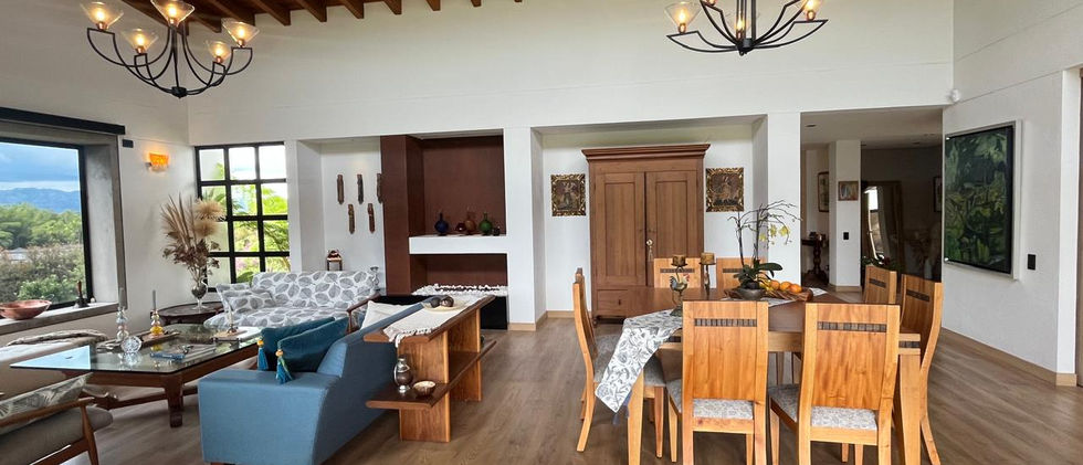 Casa en venta en Llanogrande con amplios espacios y luz natural.