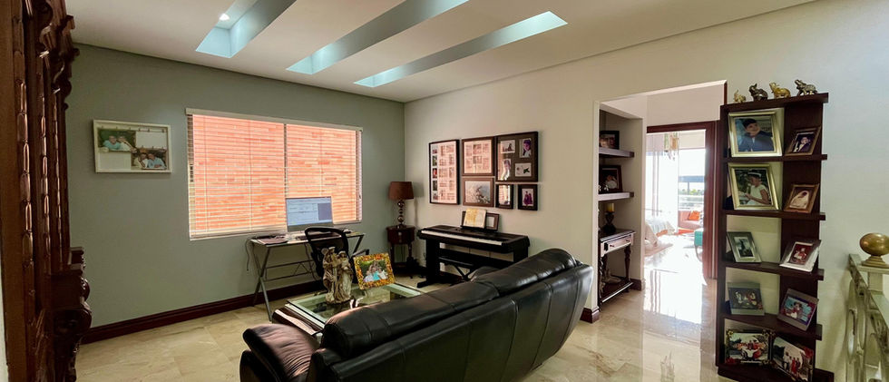 Casa en venta con amplios espacios y excelente iluminación natural.