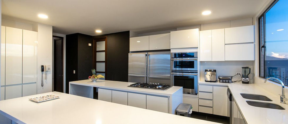 Apartamento en venta en Los Balsos con vista panorámica y excelente iluminación.