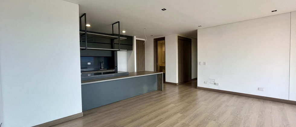 Apartamento en venta con amplios espacios y excelente iluminación.