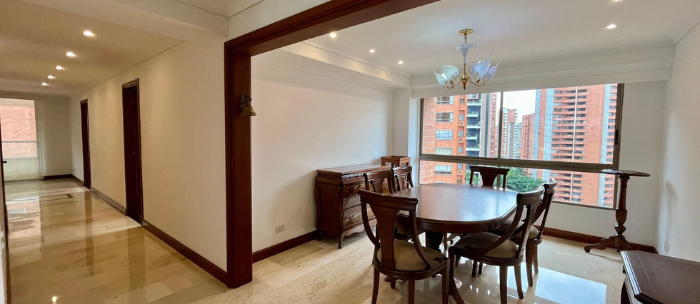 Apartamento en arriendo en sector tranquilo de la parte baja de El Poblado.