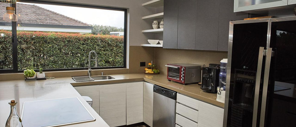 Casa en venta en Llanogrande con amplias zonas verdes y espacios luminosos.