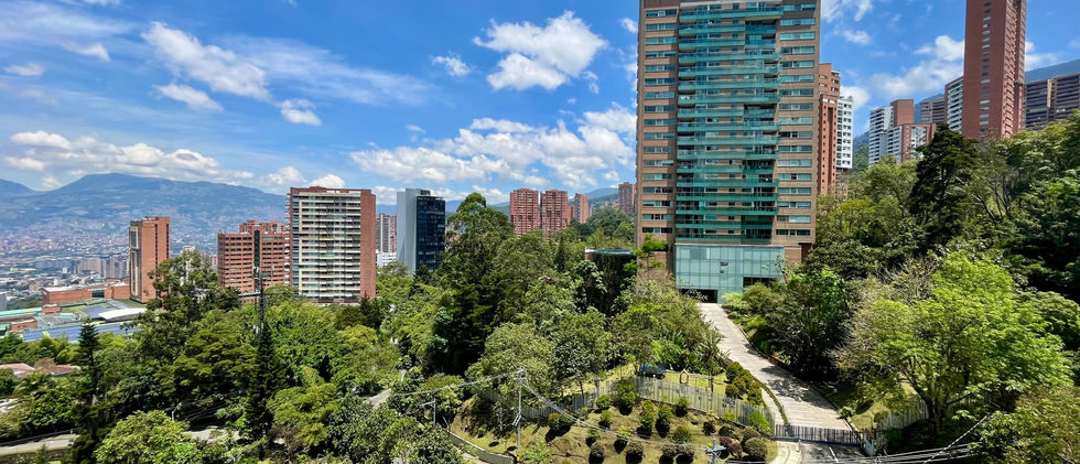 Apartamento en venta con amplios espacios y excelente iluminación natural.