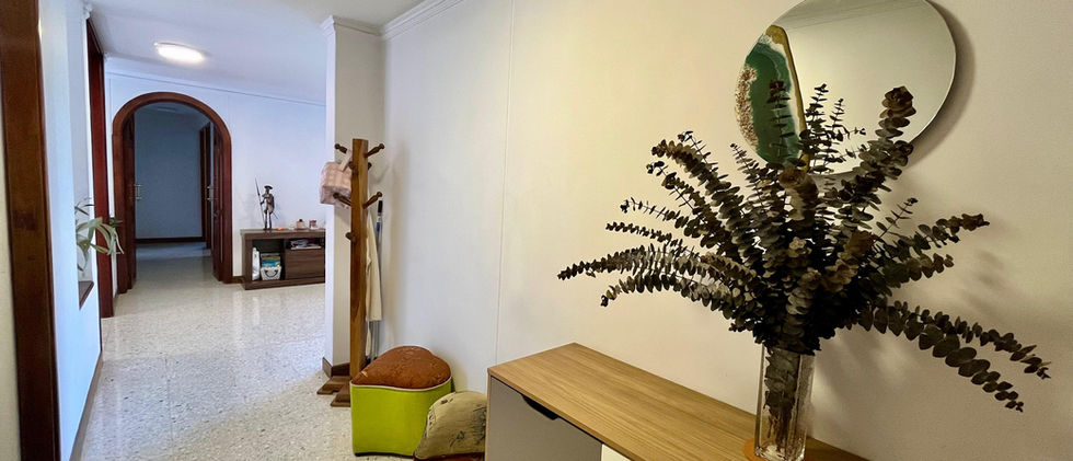 Apartamento en venta en Castropol con balcón, 3 alcobas, cocina cerrada y alcoba de servicio. Unidad con zonas verdes y juegos.