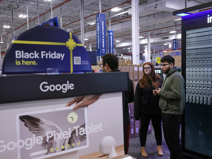 Black Friday 2025 became a full blown online shopping spectacle with the help of AI