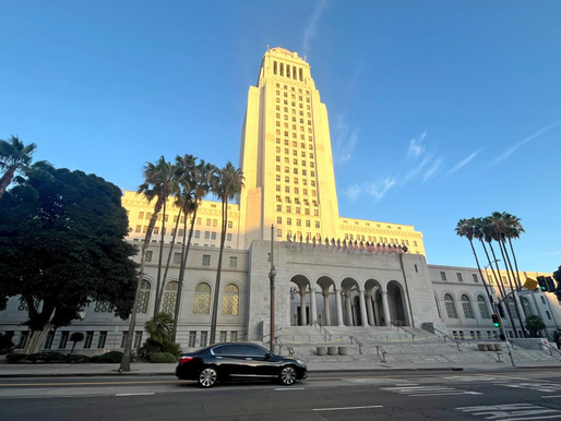 man dies after leaping from Los Angeles City Hall building