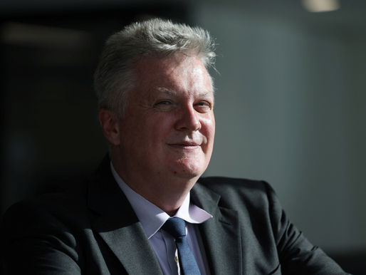 Bank of England’s Interest Rate Cuts Stir Debate as FTSE 100 Climbs Toward Record High Amid Inflation