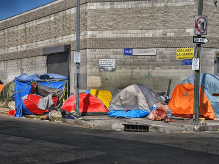 Tents in Los Angeles as federal cases put homelessness-program oversight under scrutiny