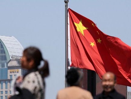 China’s Service Sector Stumbles as Expansion Hits Soft Patch in November