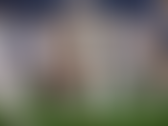 Lainey Wilson’s Holiday Halftime Turn Draws Backlash With Fans Saying She Echoed Beyoncé’s Style