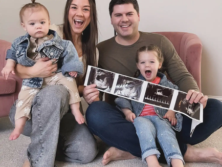 A mother mourns as she awaits new life, the difficult journey of influencer Lizzie Kieffer