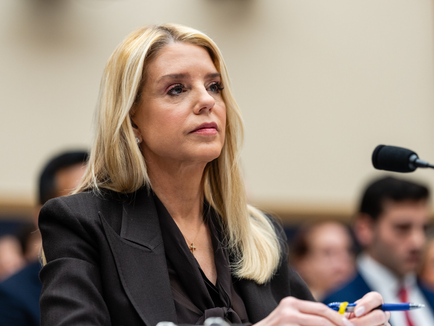 Trump Fires Attorney General Pam Bondi After Mounting Frustration Over Performance and Legal Strategy