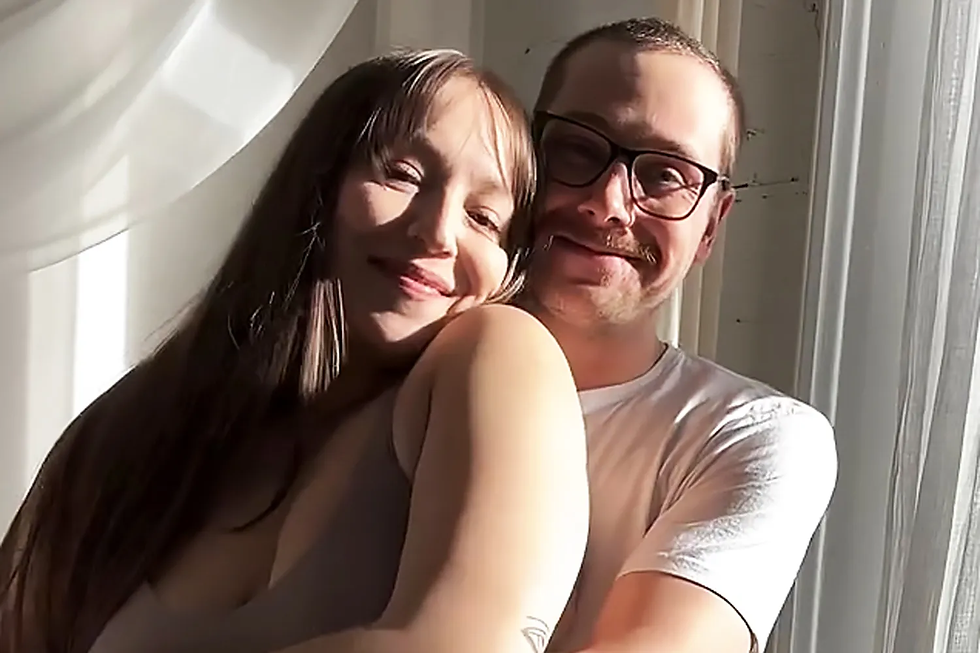 Hannah and Ian embrace each other for a photo. Hannah Carnat-Gronnerud/Instagram