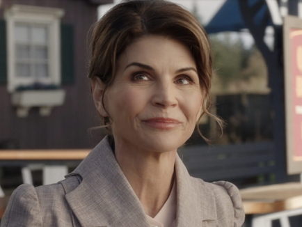 Lori Loughlin’s Surprise Return to When Calls the Heart Marks a Quiet Comeback Years After Scandal