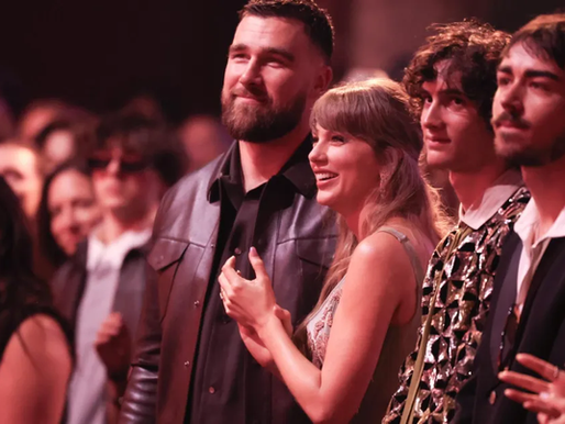 Taylor Swift and Travis Kelce Make Their First Awards Show Appearance Together