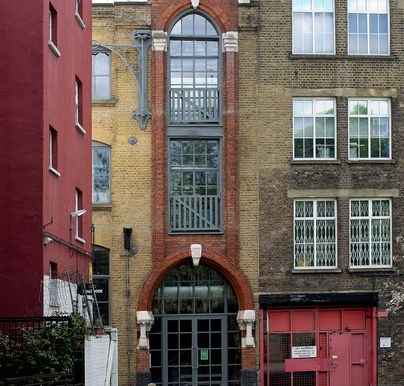 A commercial warehouse in London representing LondonMetric's property portfolio reshaping