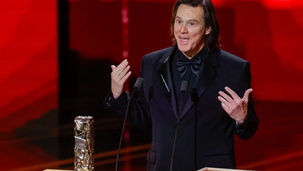 A Night of Applause and Conspiracy: Jim Carrey’s French Awards Appearance Sparks Internet Frenzy