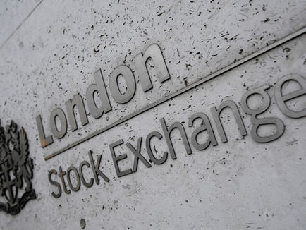 London Stocks Rally as Healthcare Leads Gains Amid U.S. Shutdown Fears