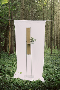 Sabana studio Kunstständer Harmonia aus Edelstahl und Massivholz