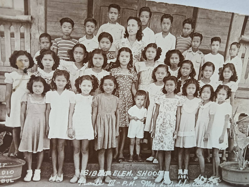 Mommy Lita's classmates during grades school at Sibul Elem. School.