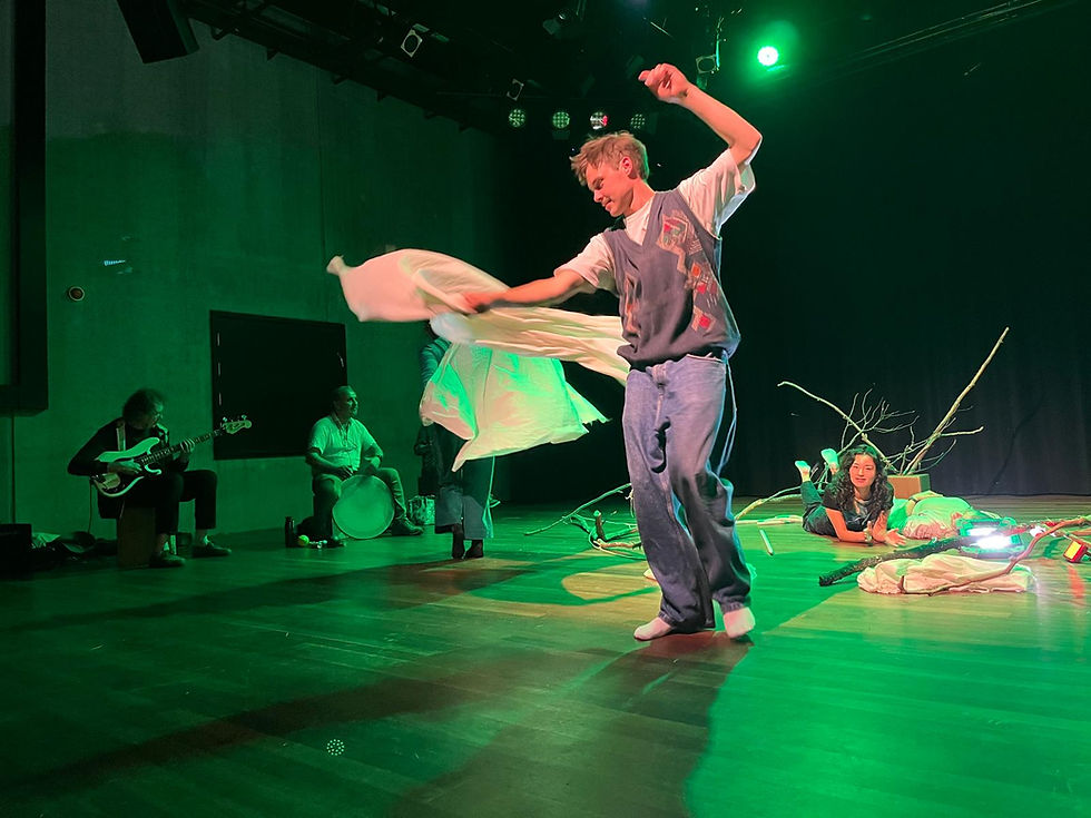 Common Stage Friday Night - Free Play!