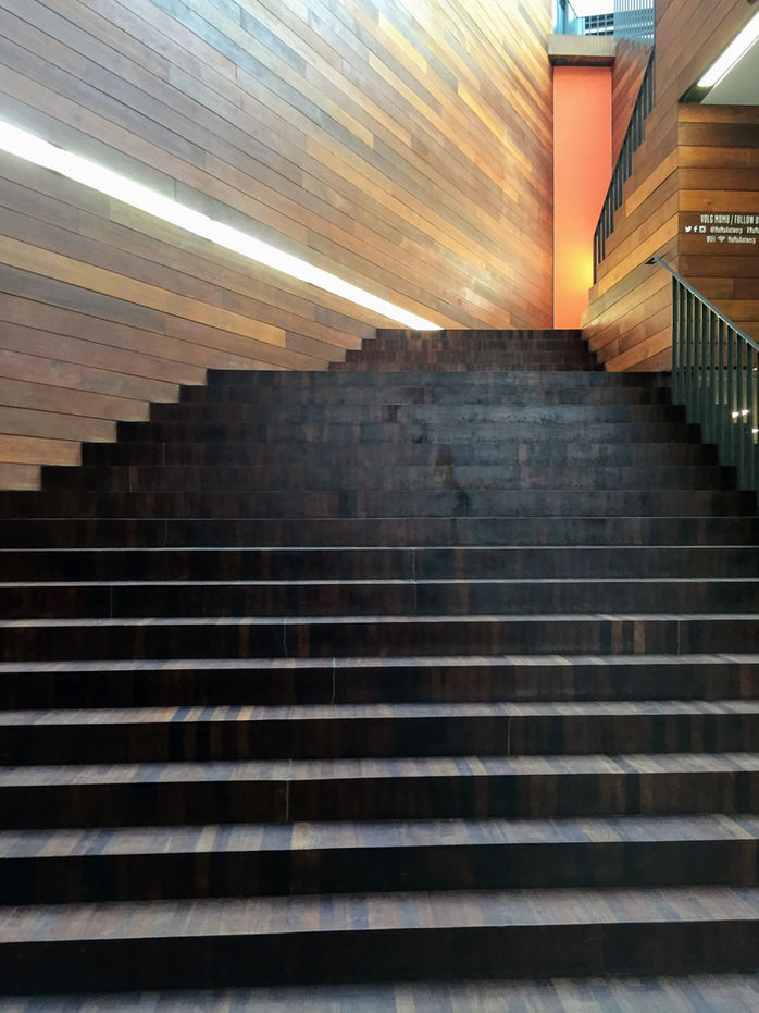 MoMu Museum Review.