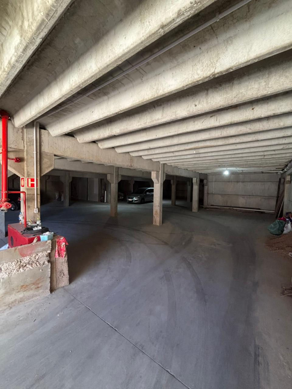 Miniatura: Comercial