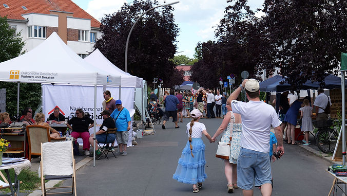 Die erste Sommerstraße ...