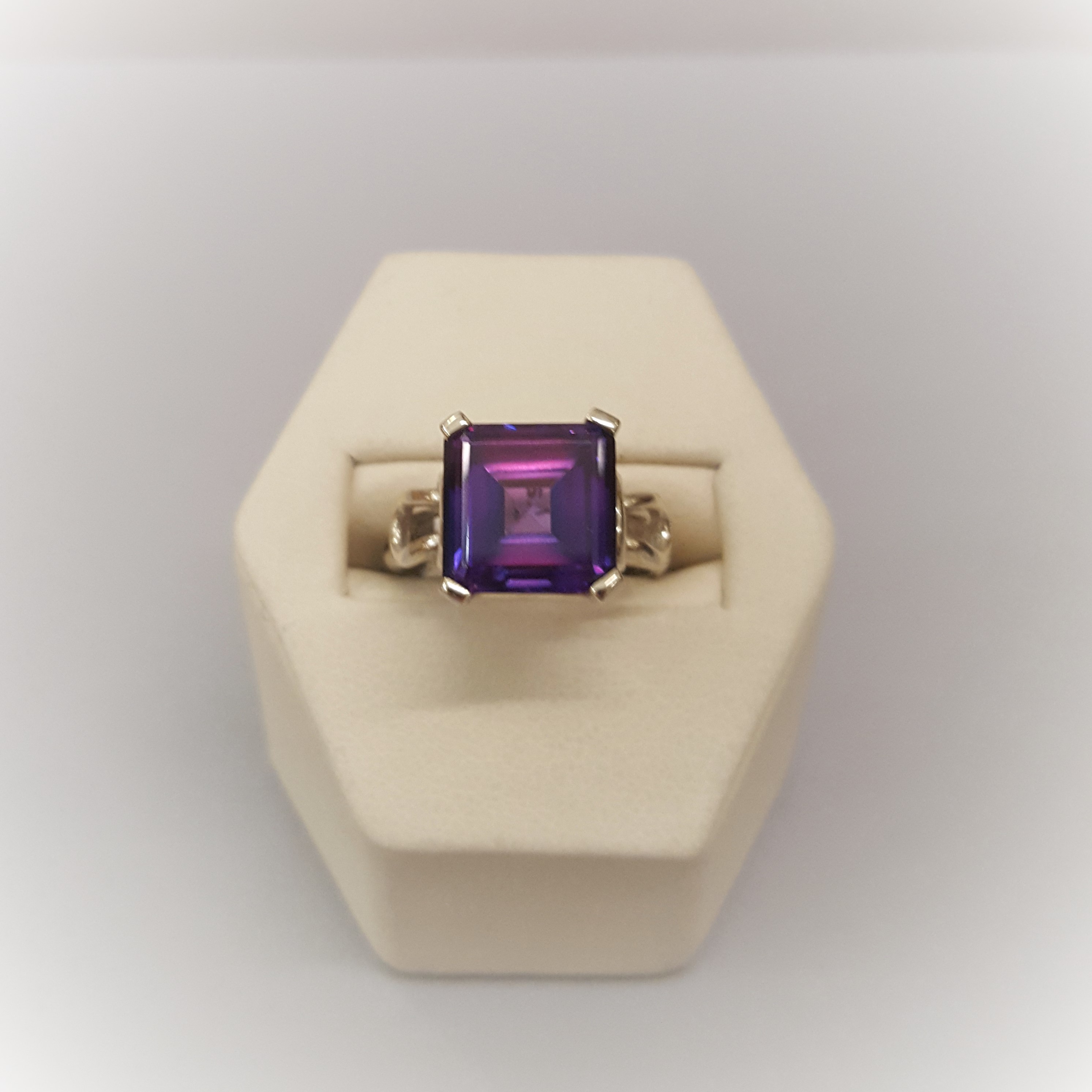 6.48ct Chatham Sapphire