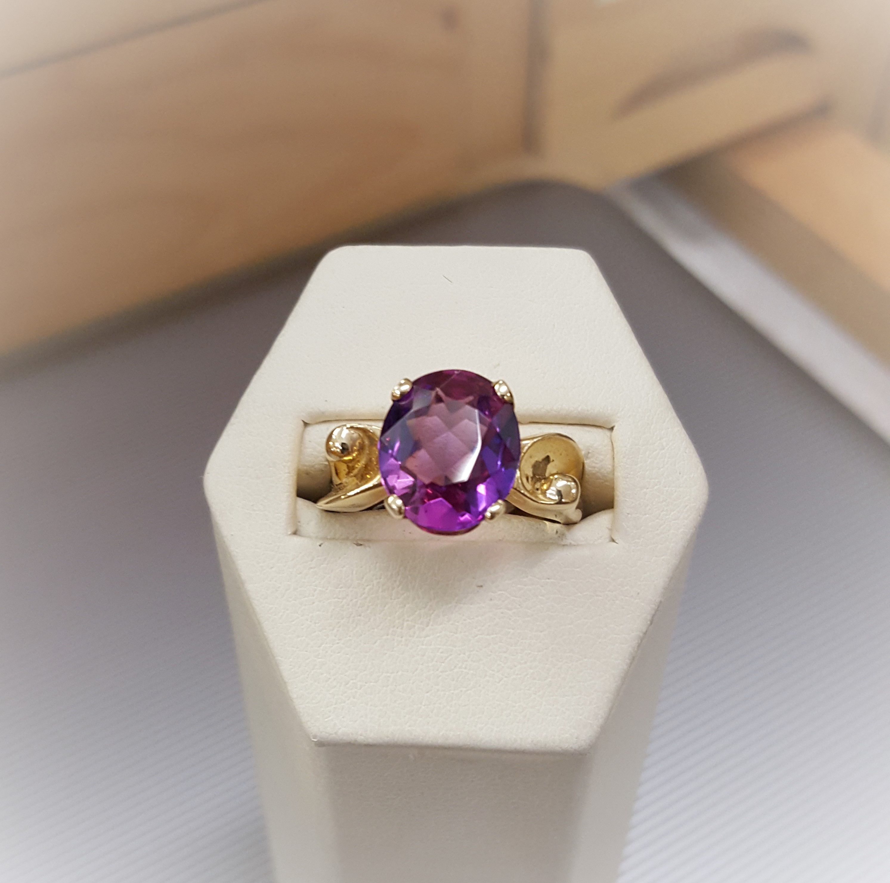 12x10mm Purple Sapphire