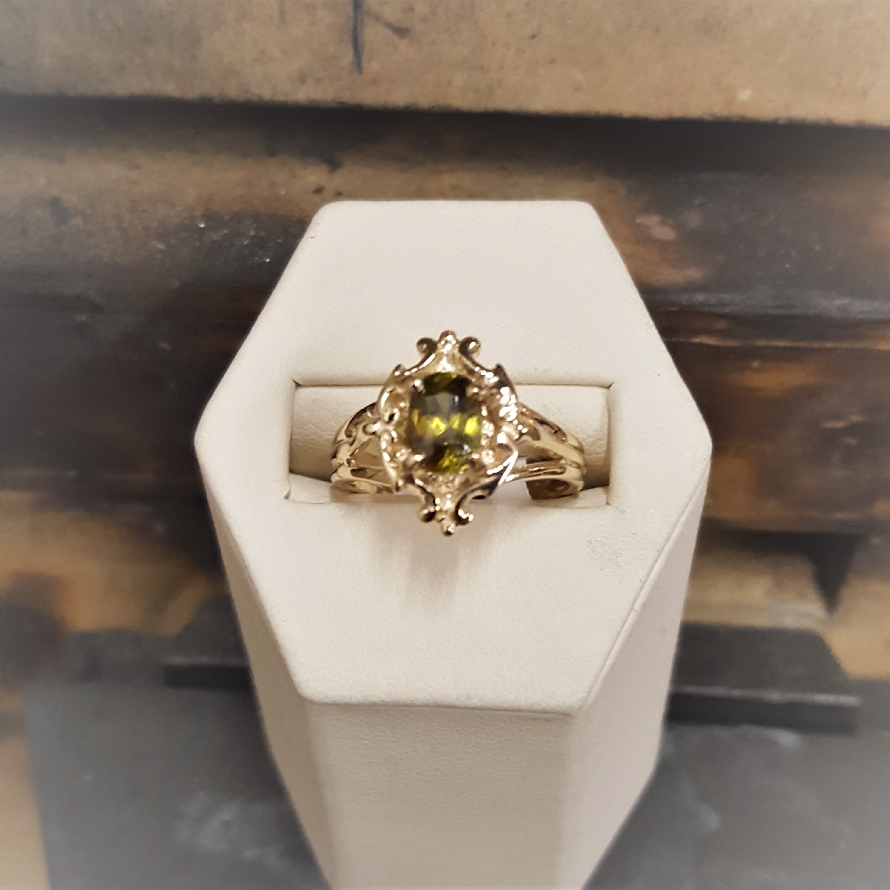 1.05ct Titanite Fancy Setting