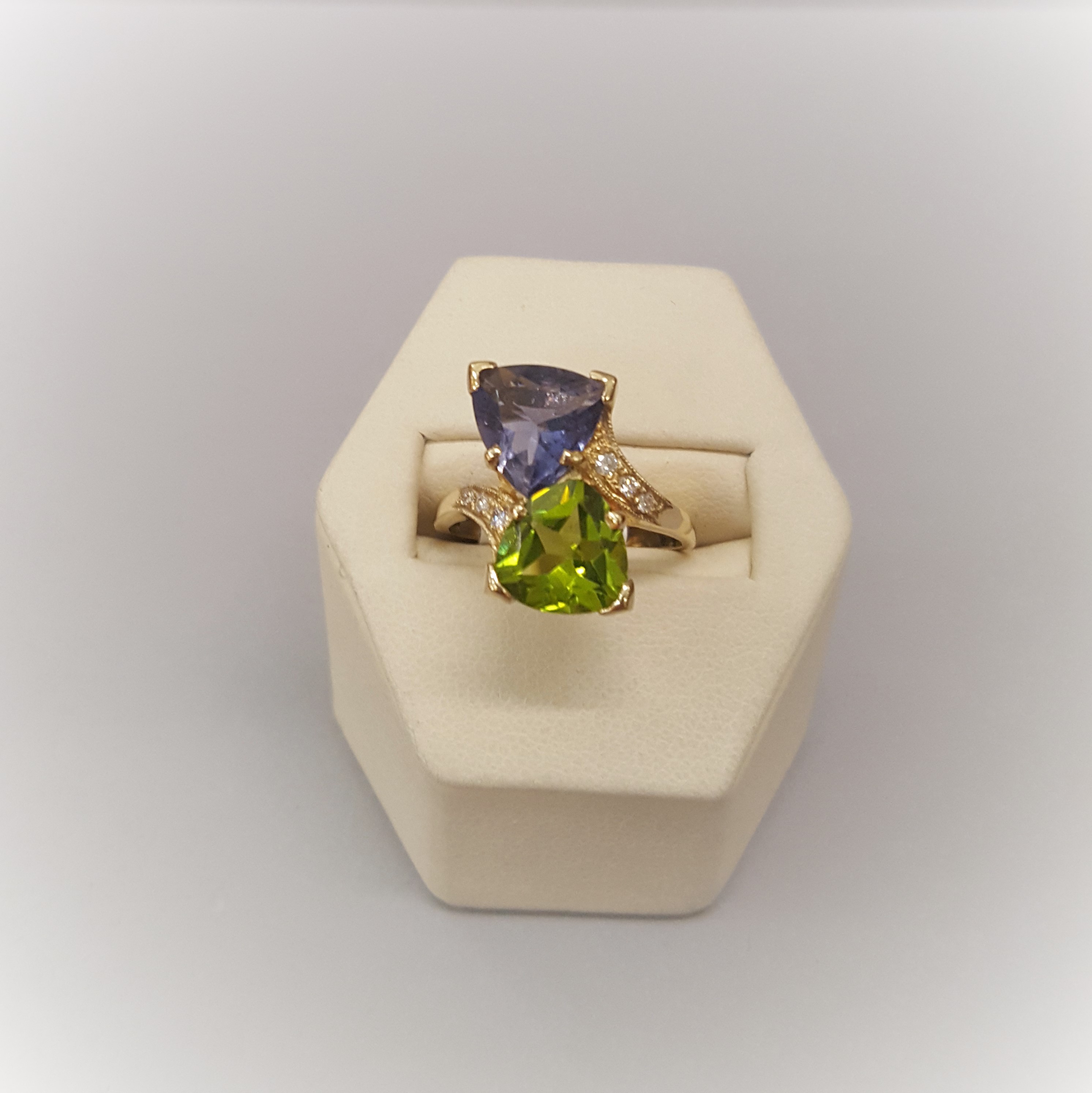 Iolite & Peridot Trillions Diamonds
