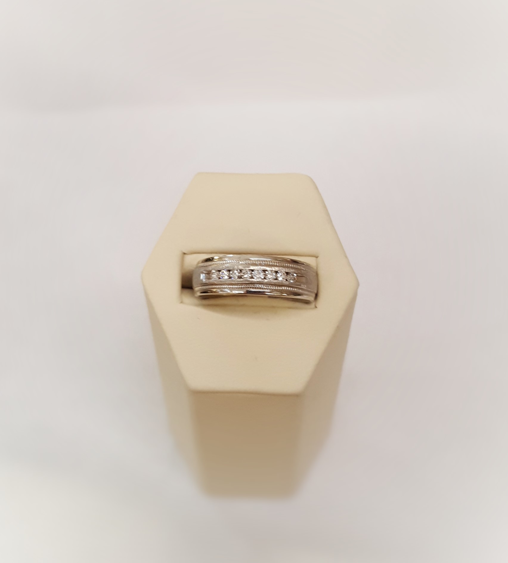 .25ctw 8-Stone Diamond Band