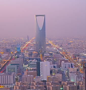 Kingdom Tower in Riyadh.jpg