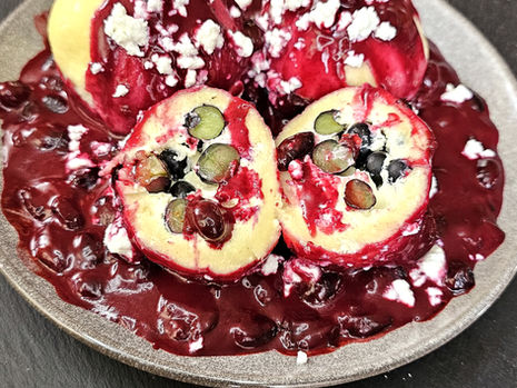 Tvarohové borůvkové knedlíky s borůvkovým žahourem