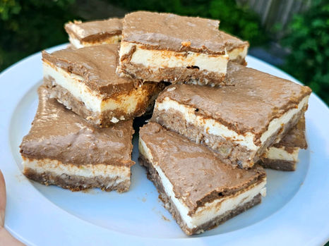 Jednoduchý tvarohový koláč na plech s čokoládovou polevou